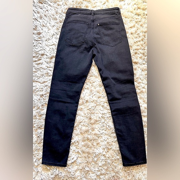H&M highrise straight leg jeans - Picture 2 of 3